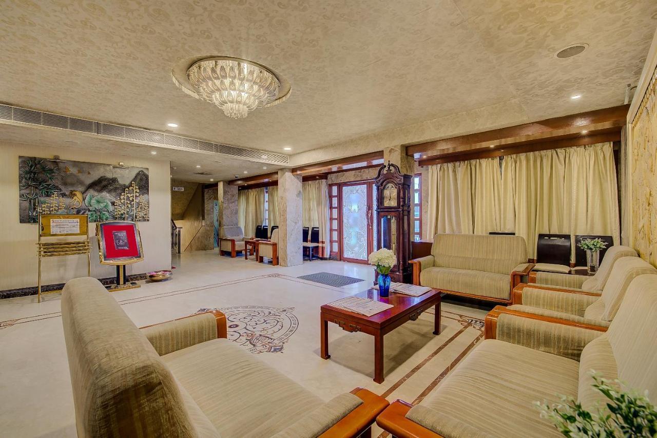 Metro Grand Hotel Čennai Exteriér fotografie