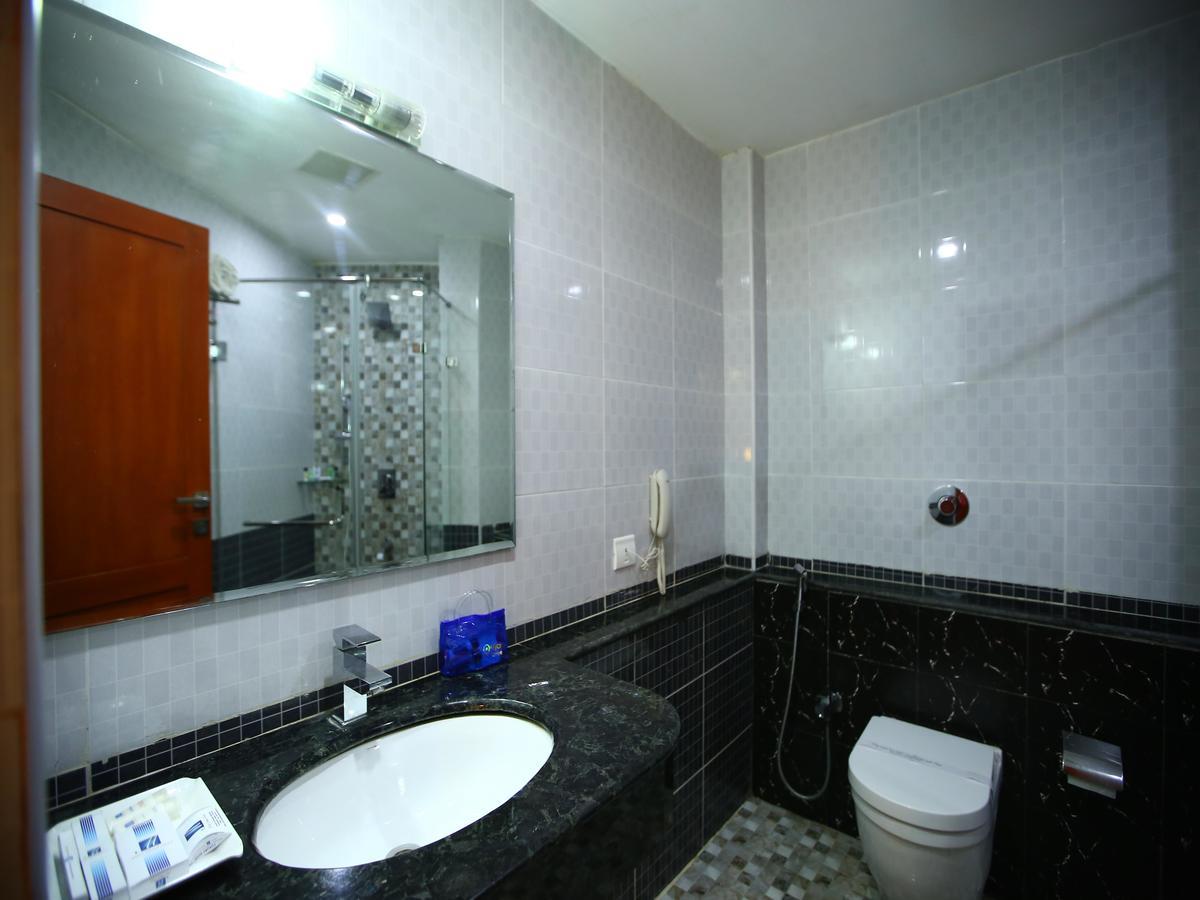 Metro Grand Hotel Čennai Exteriér fotografie