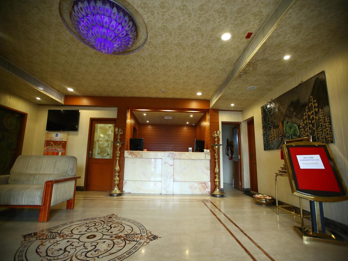 Metro Grand Hotel Čennai Exteriér fotografie
