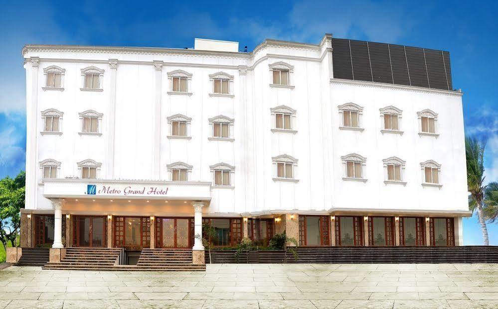 Metro Grand Hotel Čennai Exteriér fotografie